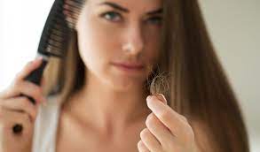 هل الورم الليفي يسبب تساقط الشعر